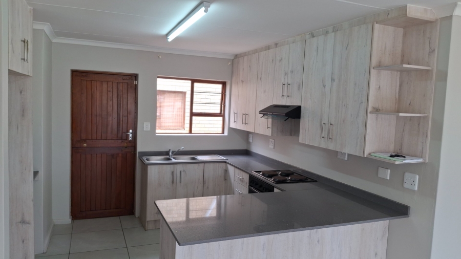 2 Bedroom Property for Sale in Wavecrest Eastern Cape